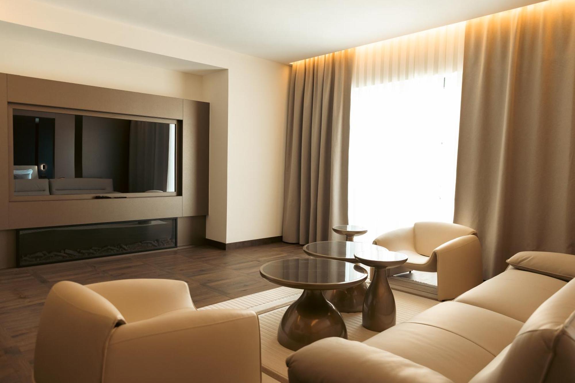 Venus Hotel Lipjan Экстерьер фото