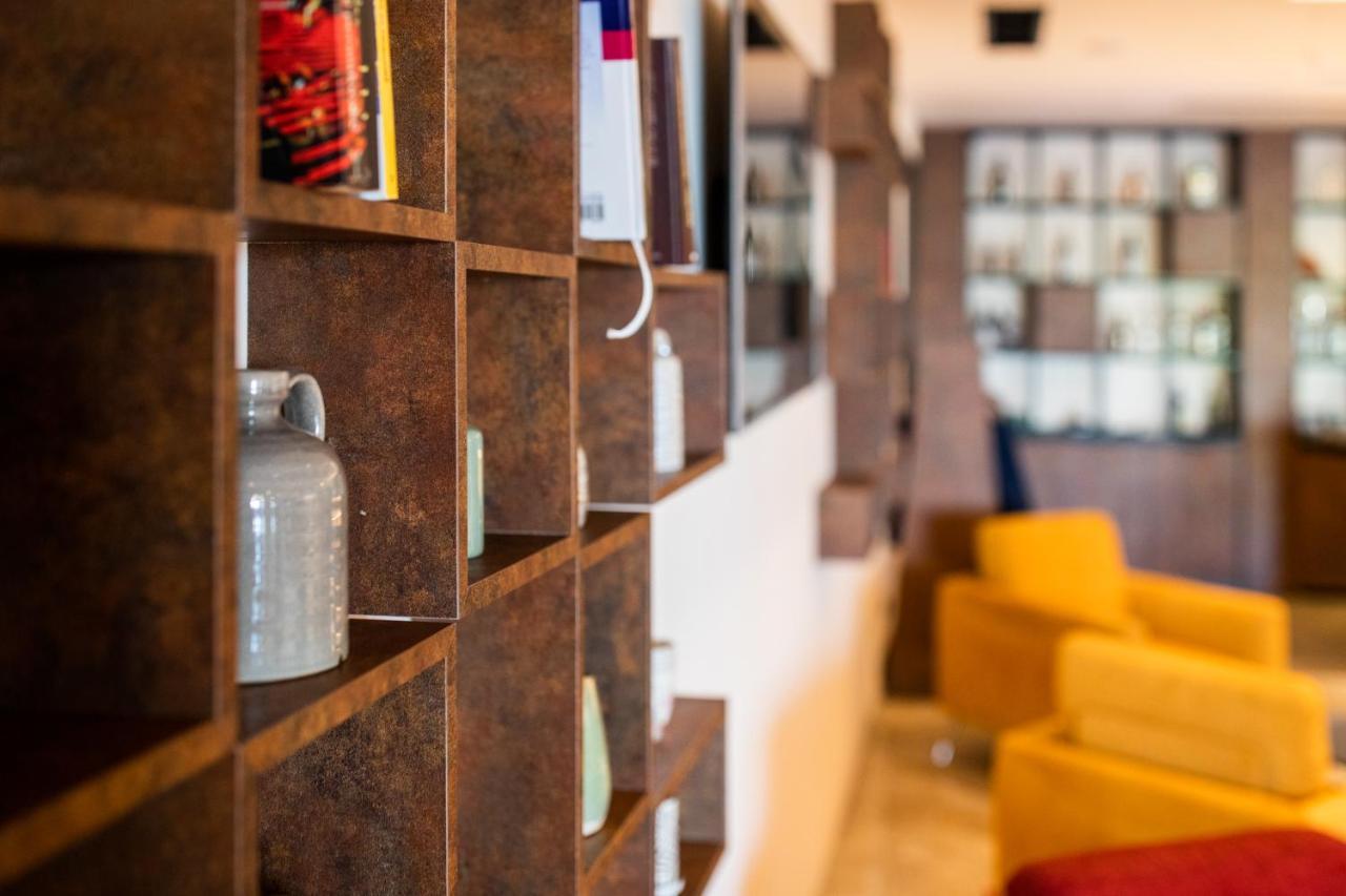 Venus Hotel Lipjan Экстерьер фото